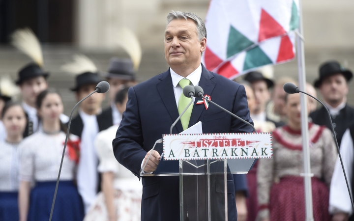 Orbán: Brüsszelt meg kell az állítani!