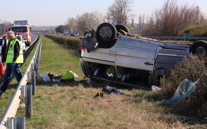 Négyes karambol, halálos áldozat M7-en