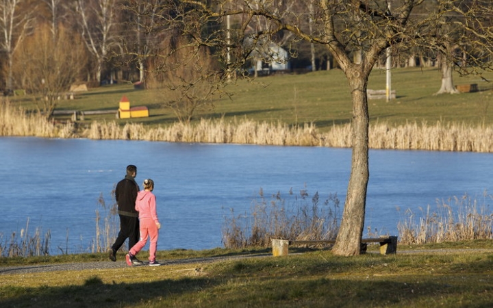 25 fokos meleggel jön az április