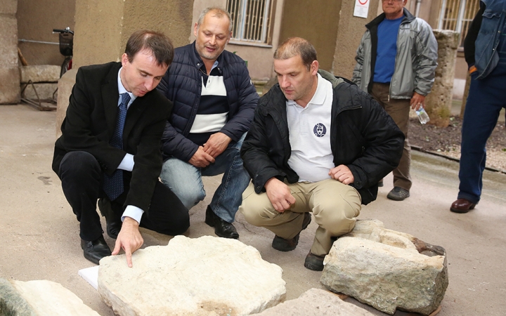 A hajdani monostor titkairól