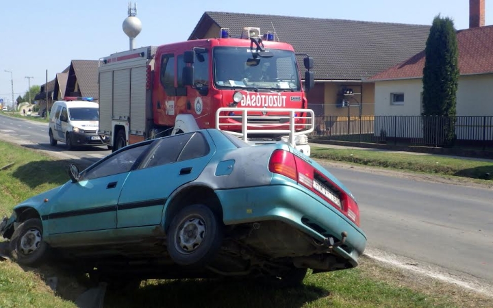 Az árokban kötöttek ki