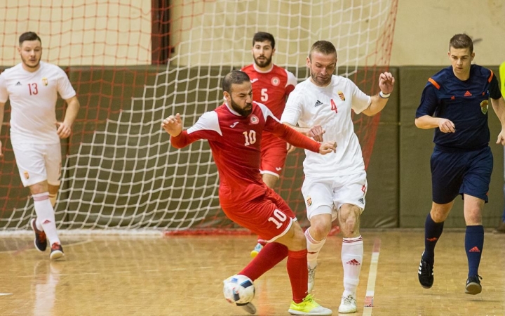 Szoros siker a nyitányon