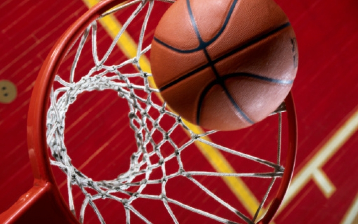 Visszavágtak a Villámok