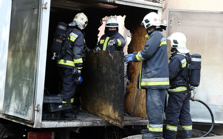 Kisteherautó gyulladt ki a Babitsban