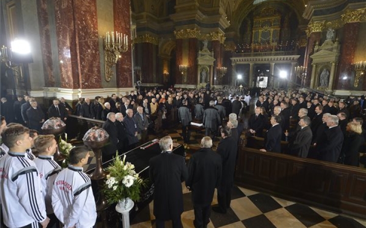 Végső búcsú Buzánszky Jenőtől