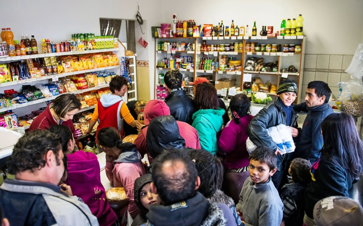 Ki lehet szabadulni a segélyek csapdájából?