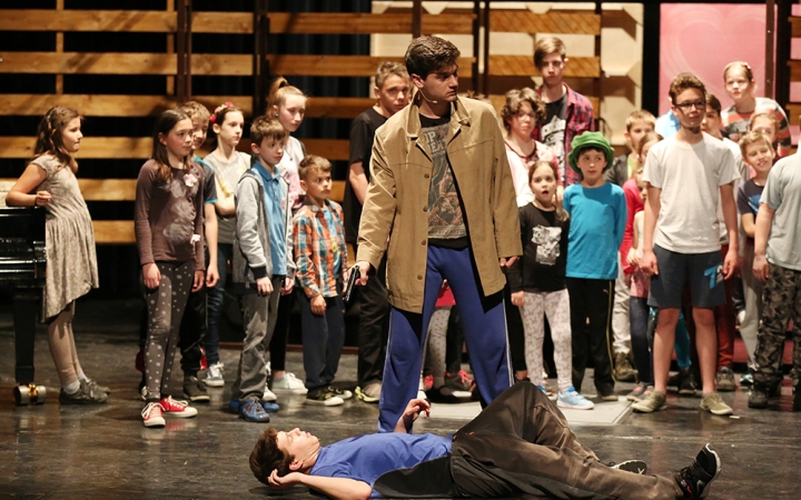 Lázasan készülnek a bemutatóra