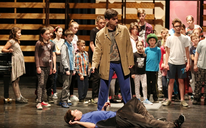 Lázasan készülnek a bemutatóra