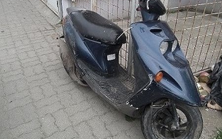 Jogosítvány nélkül, lopott motorral ment autót lopni