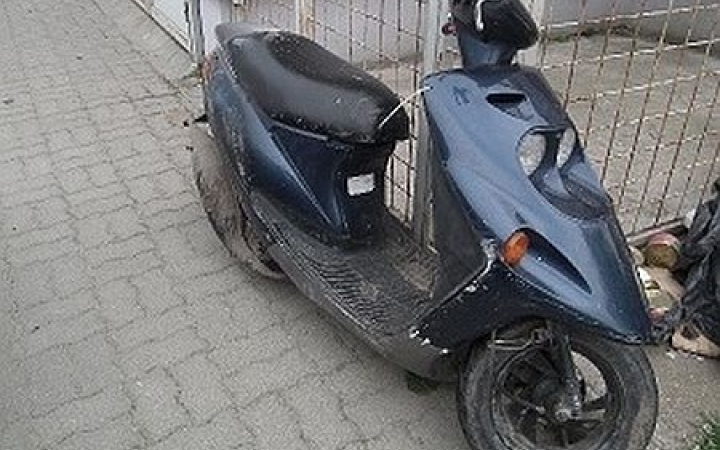 Jogosítvány nélkül, lopott motorral ment autót lopni