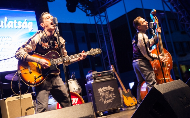 "Telt házzal" indult a Májusi Mulatság