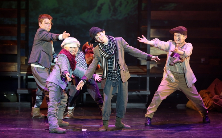 Szűnni nem akaró vastaps a Valahol Európában premerjén