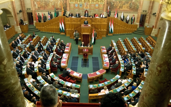 Ez a zsebünkre megy ki