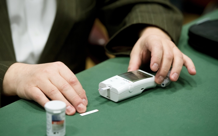 "Beszélő" vércukormérő