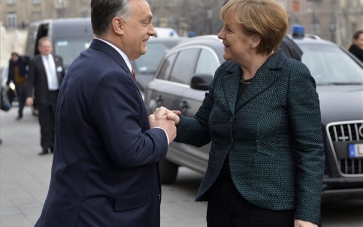 Merkel megnyugtató választ kapott Orbántól?