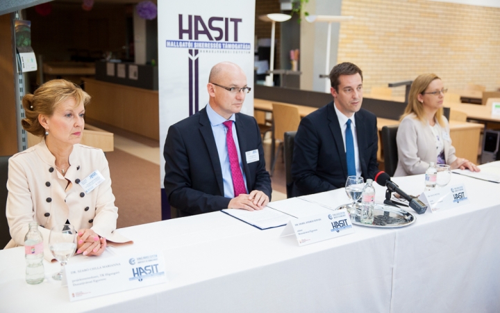 Zárókonferencia az egyetemen