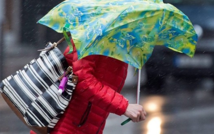 Heves esőzésekre figyelmeztetnek