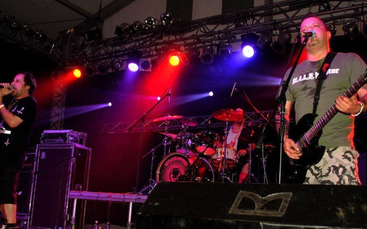 Újra szól a pittbull rock’n roll!