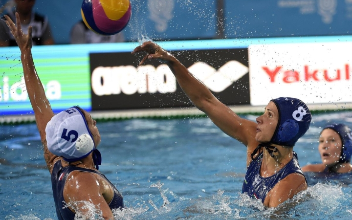 Méretes zakót szabtunk a franciákra