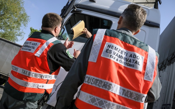 Razziát indít a NAV