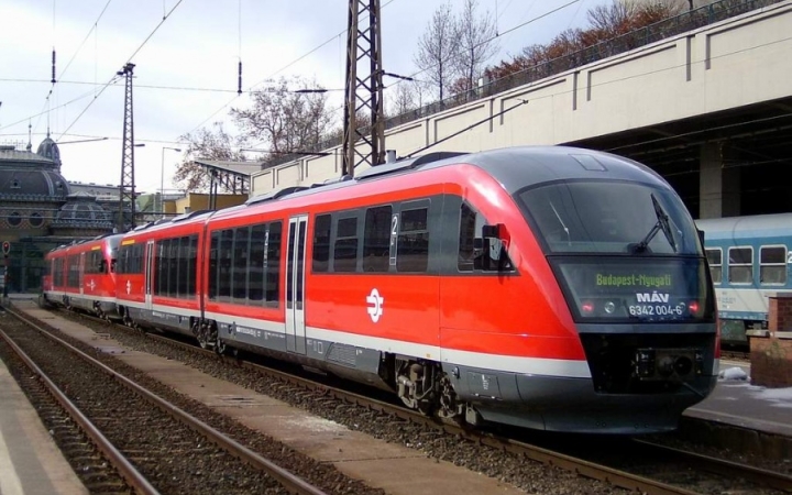 Vonatpótló buszok járnak