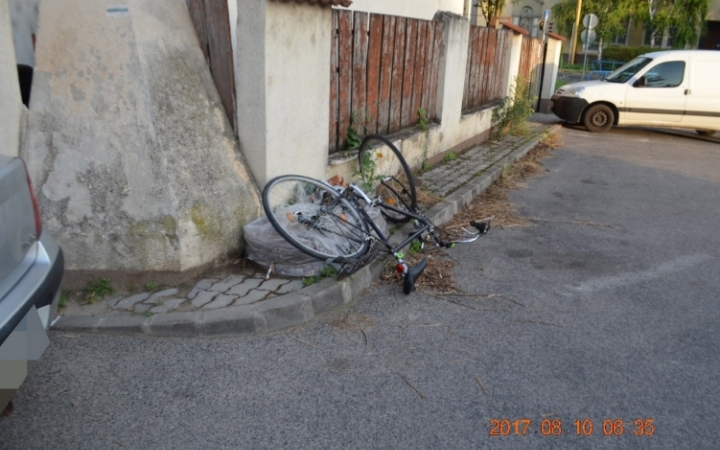 Súlyosan megsérült a biciklis