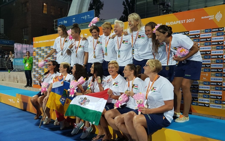 Dunaújvárosból a világ tetejére