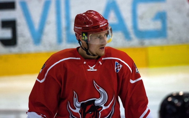 Egy maradt, kettő távozott