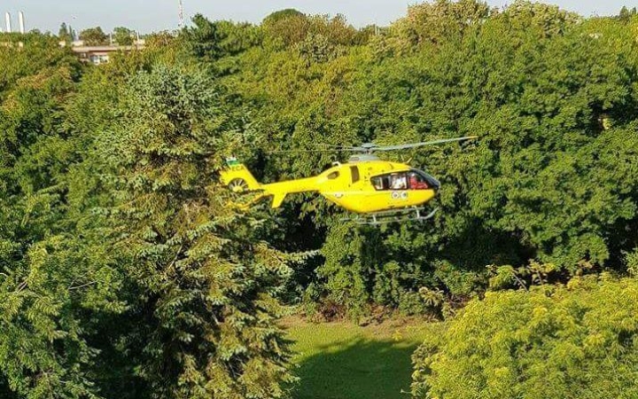 Mentőhelikopter szállt le a belvárosban