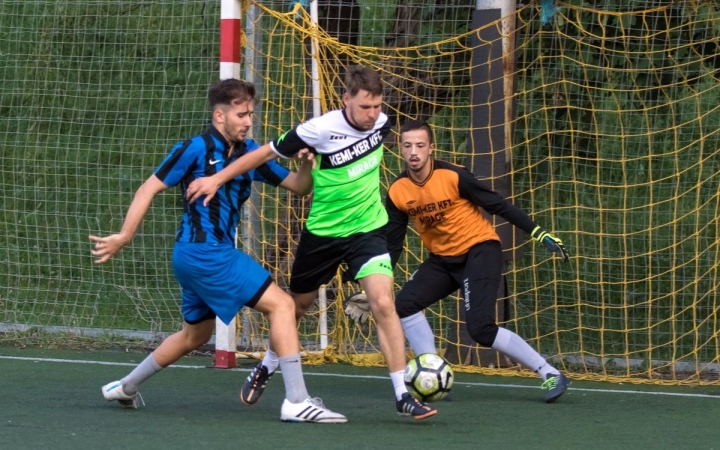 Pályán az élmezőny