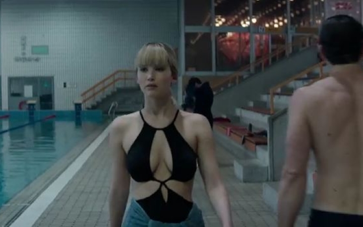 Oscar-díjas színésznő csobbant az uszodánkban