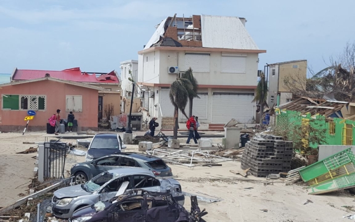 Menekülés a pokollá változott földi paradicsomból