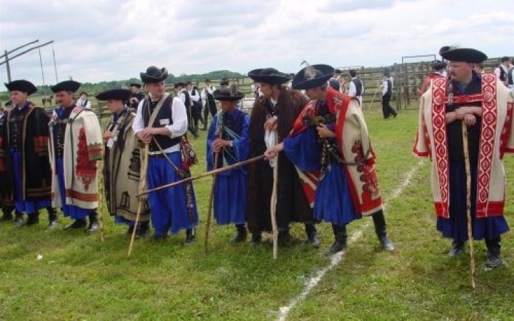 Nevezik Borszűrő Mihálynak is…