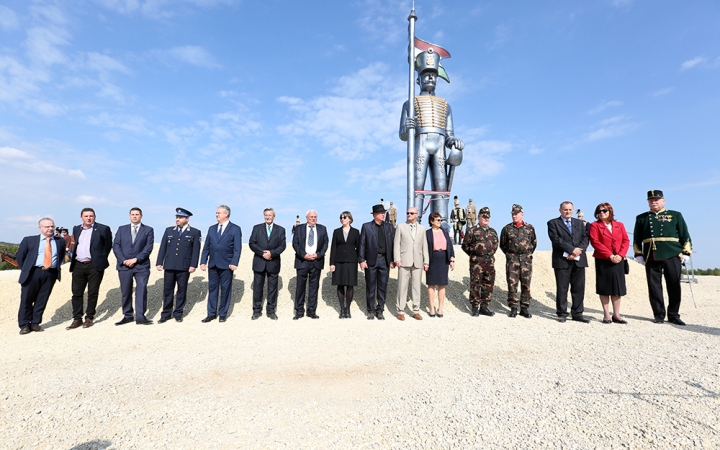 "Én akartam Magyar földön Magyar huszár lenni!"