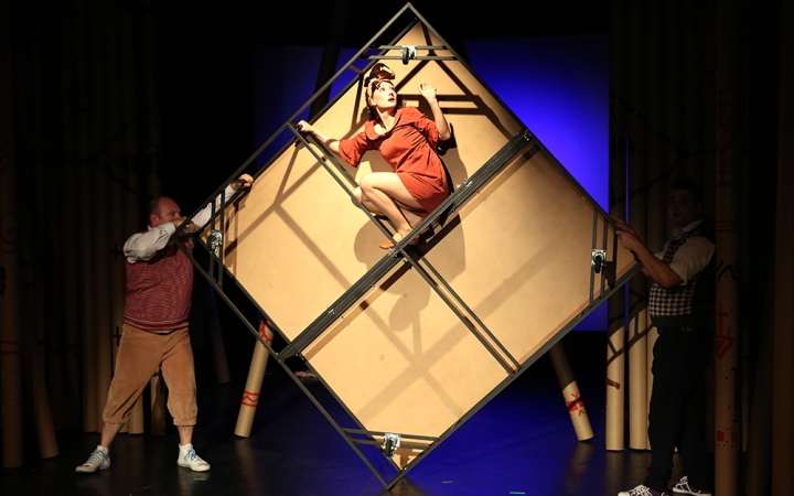 Pénteken elmerülhetünk a Mikrokozmoszban