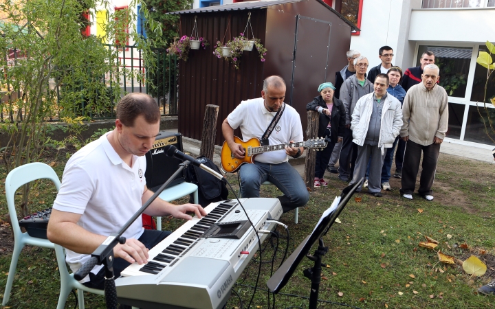 Új a régi helyett - Ismét segítettek a diákok