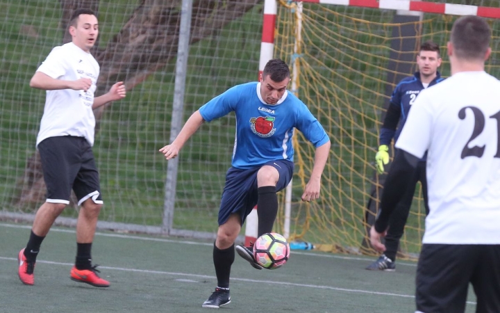 Nyertek az esélyesek