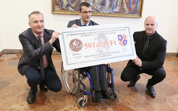 D+ TV Híradó - Megemlékezés, jótékonyság, élményfürdő