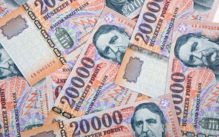 Év végéig érvényesek a régi húszezresek