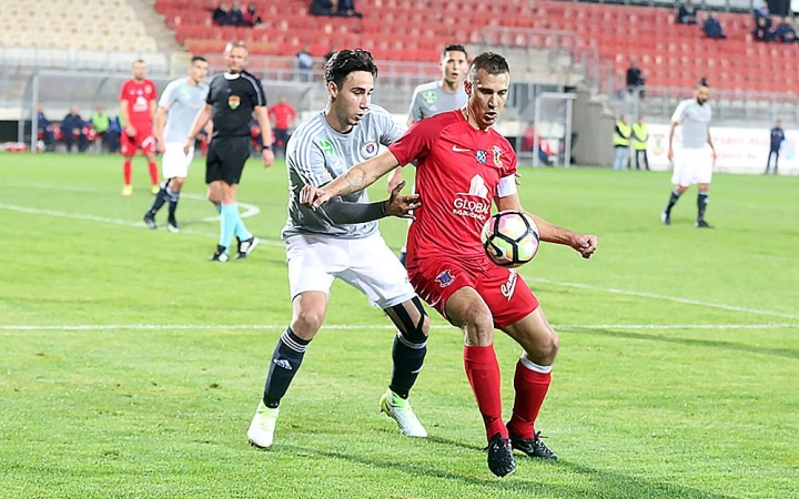 Maradni az élmezőnyben!