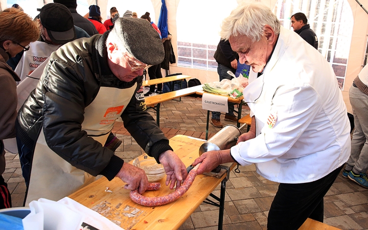 Kolbászfesztivál, irány a főtér!