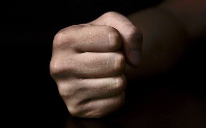 Dobás után verekedés