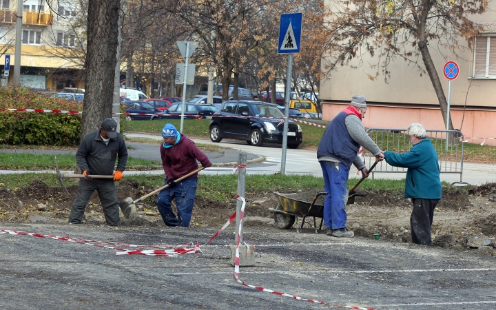 Folytatják a járdafelújítási programot