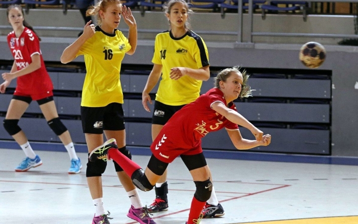 Továbbra is élen a serdülők