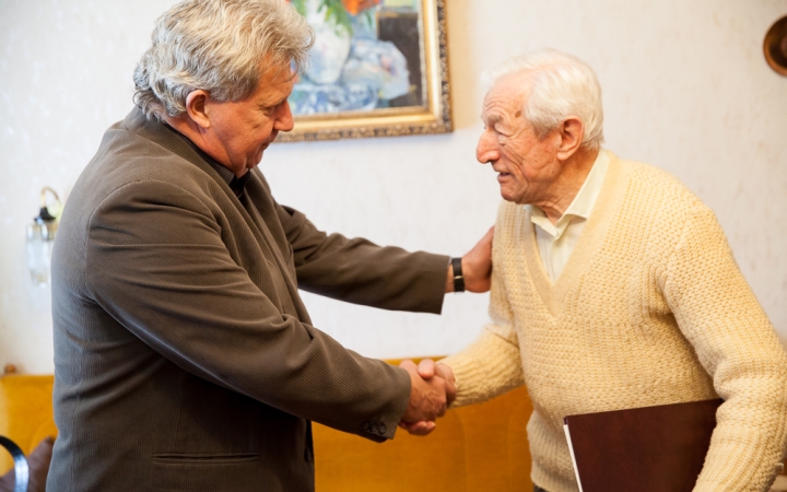 Hatvan éve él a városban