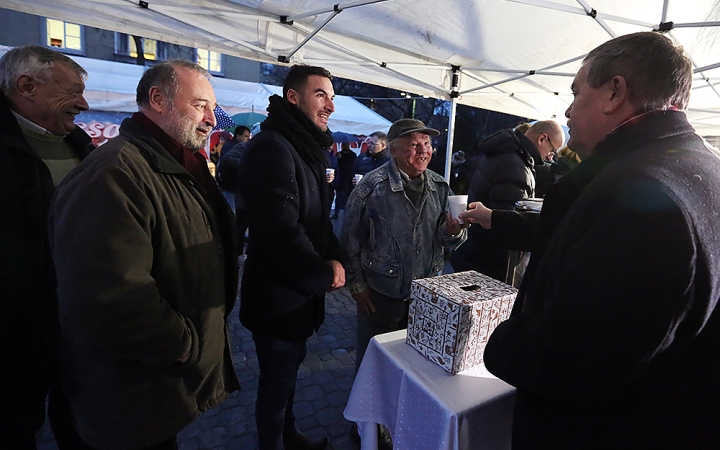 A jótékonyság adventi aranytallérjai