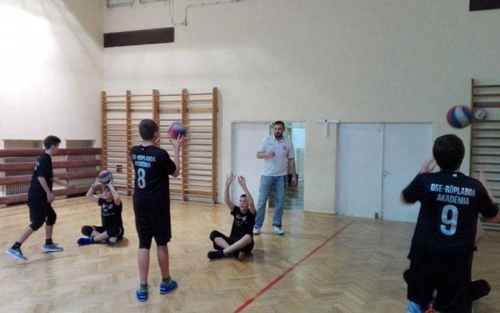 Jótékonysági edzés az akadémián