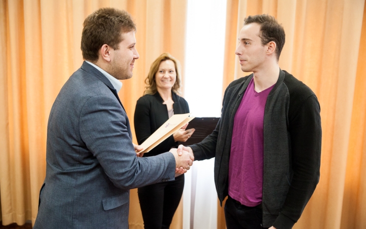 D+ Híradó - Jutalom, köszöntés