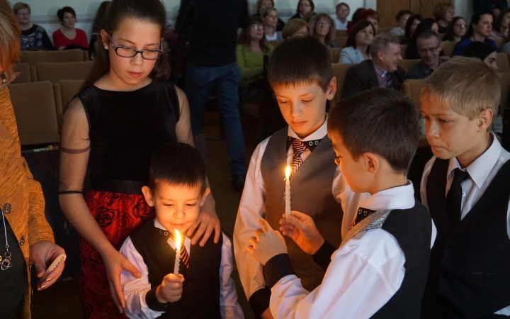 Gondozásban élő gyermekeket ajándékozott meg a kormányhivatal