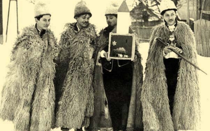 Különös pentelei decemberek